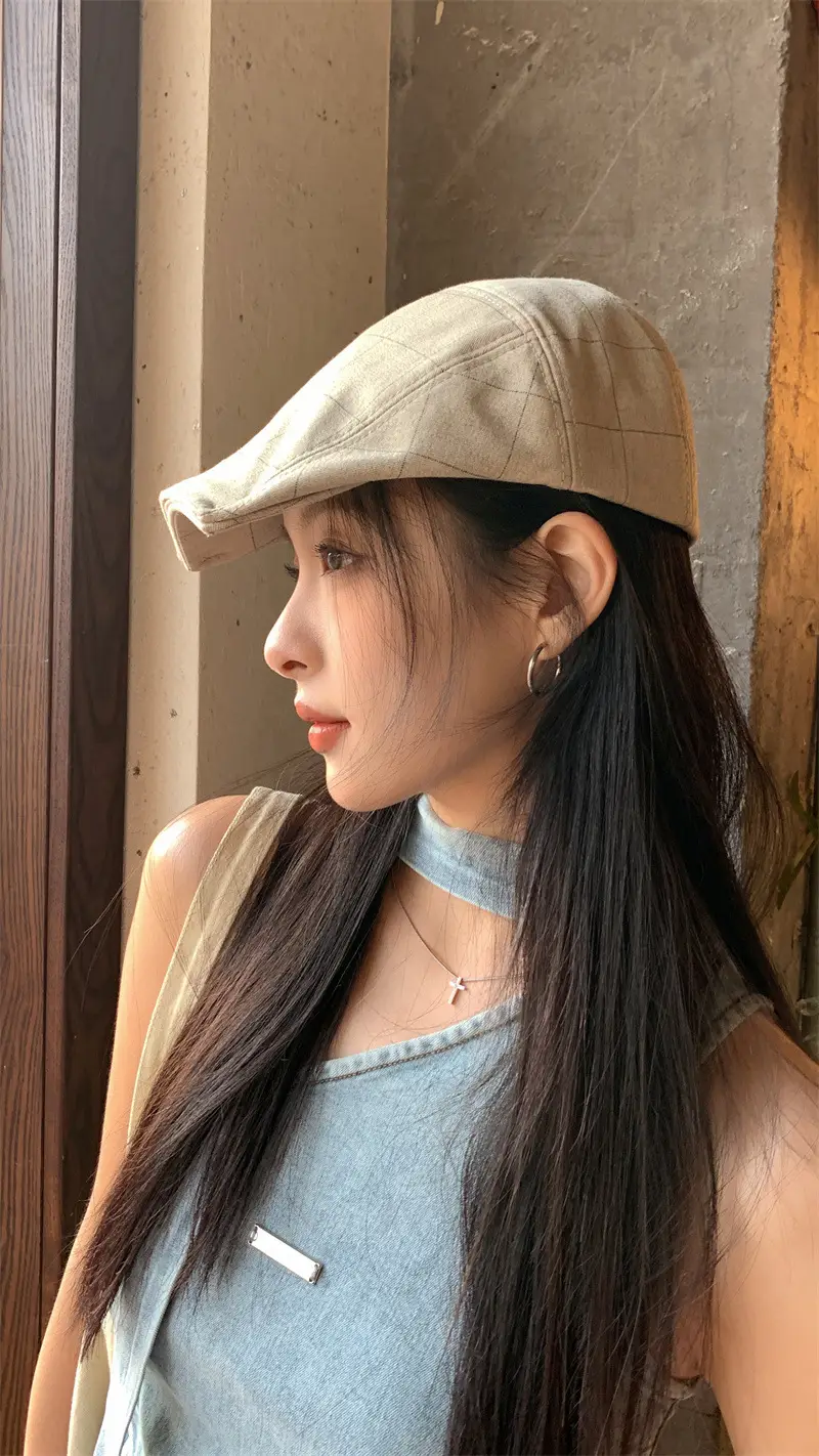 Women's Designer Spring Cap Black Grid Artistic Beret — feature 6