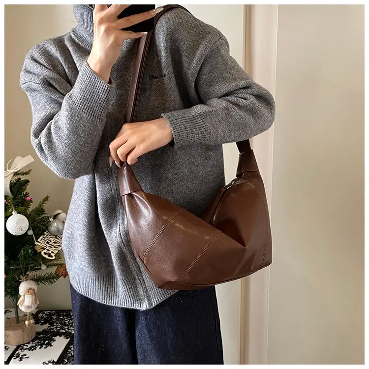 Black Crossbody Bag for Women Large Capacity 2025 — feature 10
