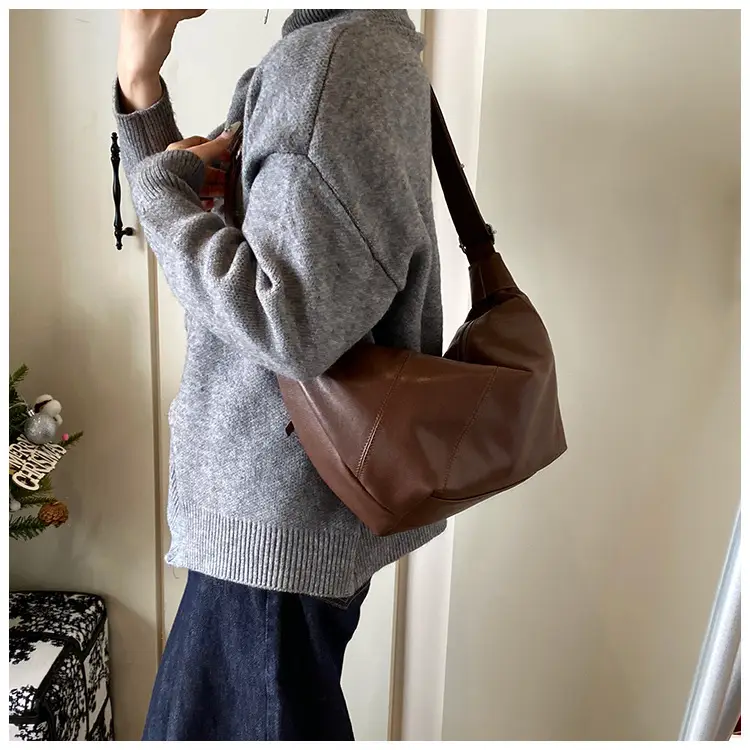 Black Crossbody Bag for Women Large Capacity 2025 — feature 11