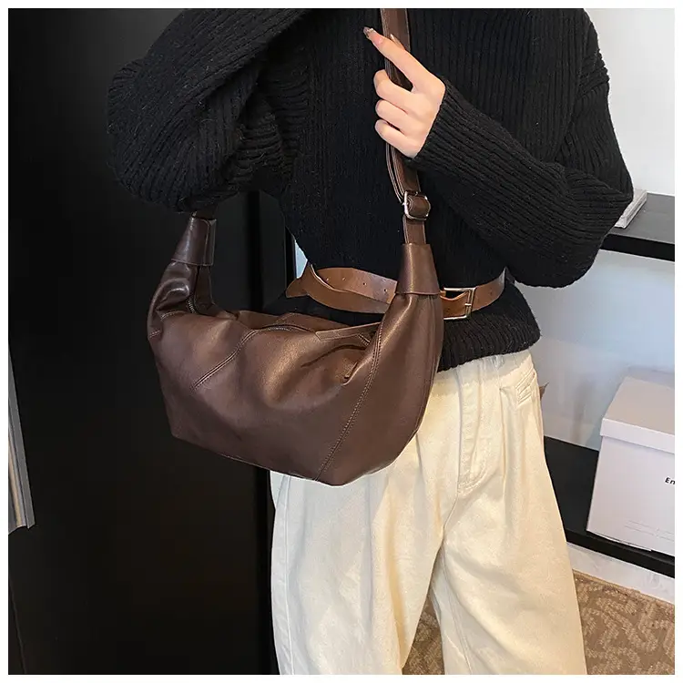 Black Crossbody Bag for Women Large Capacity 2025 — feature 14