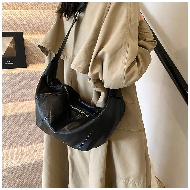 Black Crossbody Bag for Women Large Capacity 2025 — feature 17