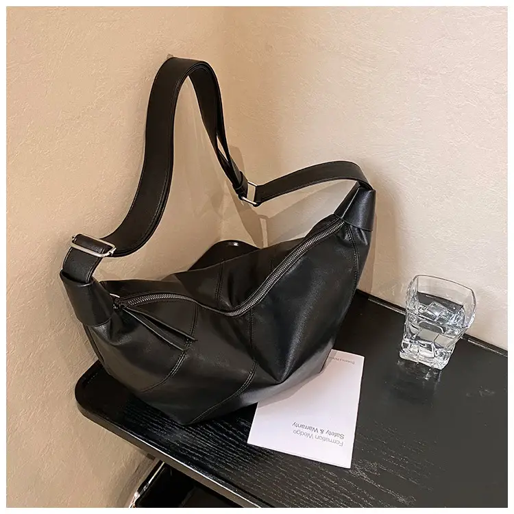 Black Crossbody Bag for Women Large Capacity 2025 — feature 24