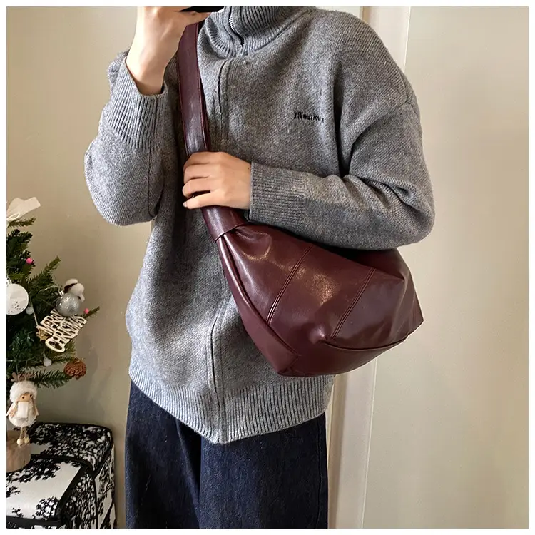 Black Crossbody Bag for Women Large Capacity 2025 — feature 7