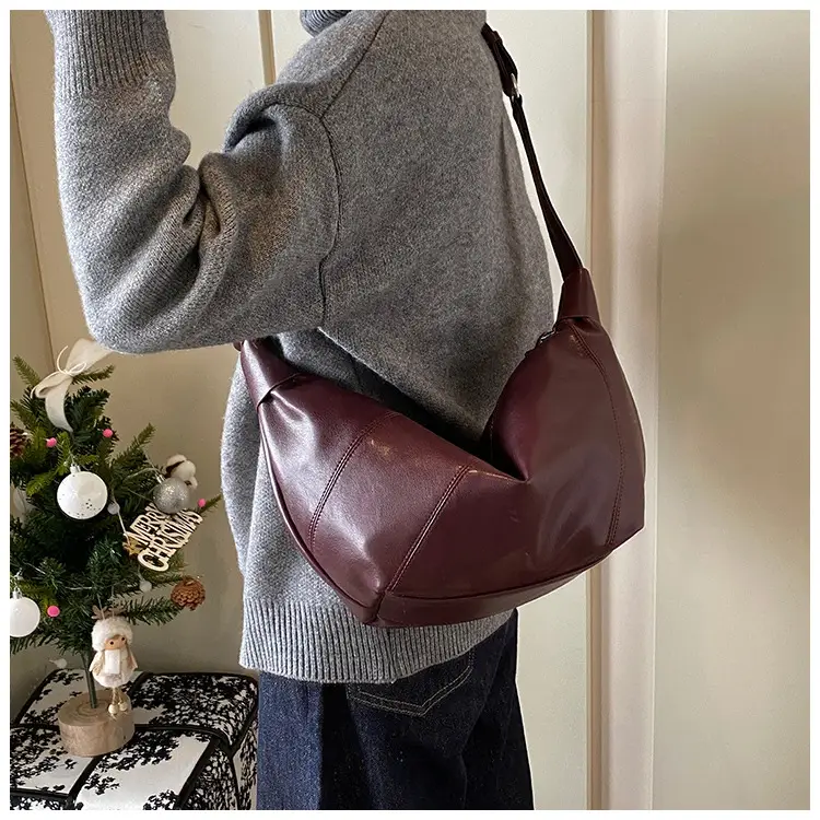 Black Crossbody Bag for Women Large Capacity 2025 — feature 8