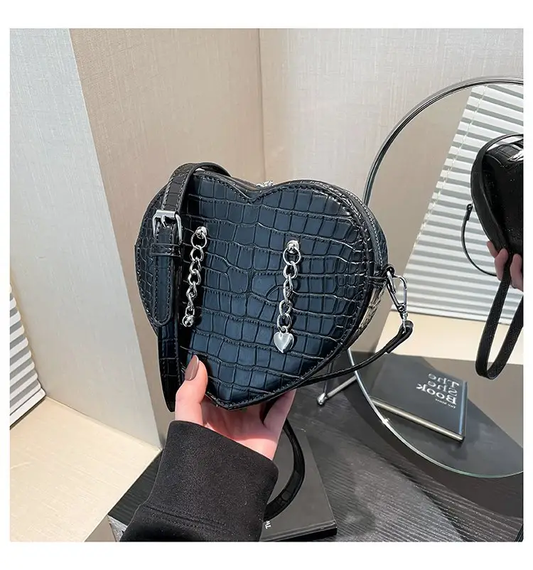 Heart Shape Red PU Chain Bag for Women — feature 8