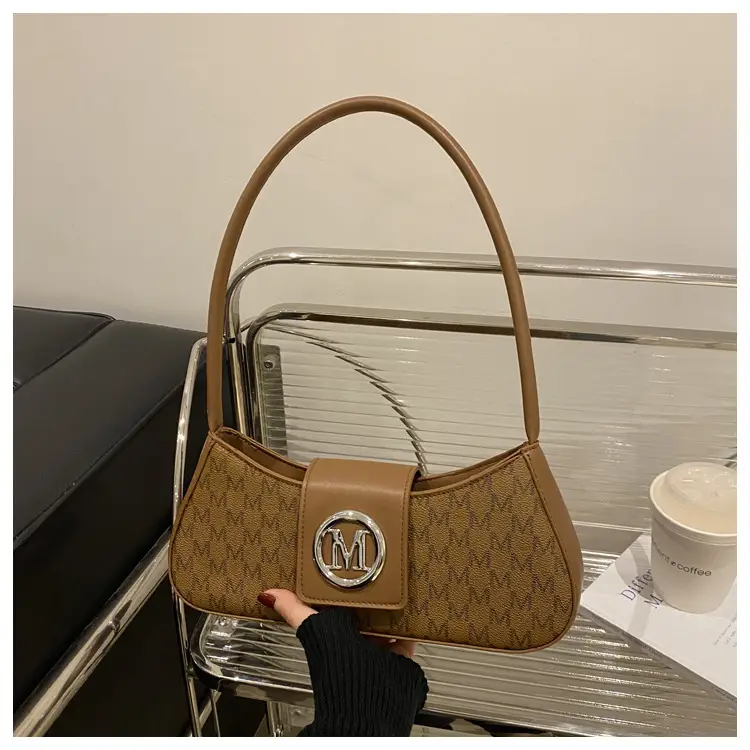 Korean Style Women's Letter Printed Shoulder Bag Brown — feature 14