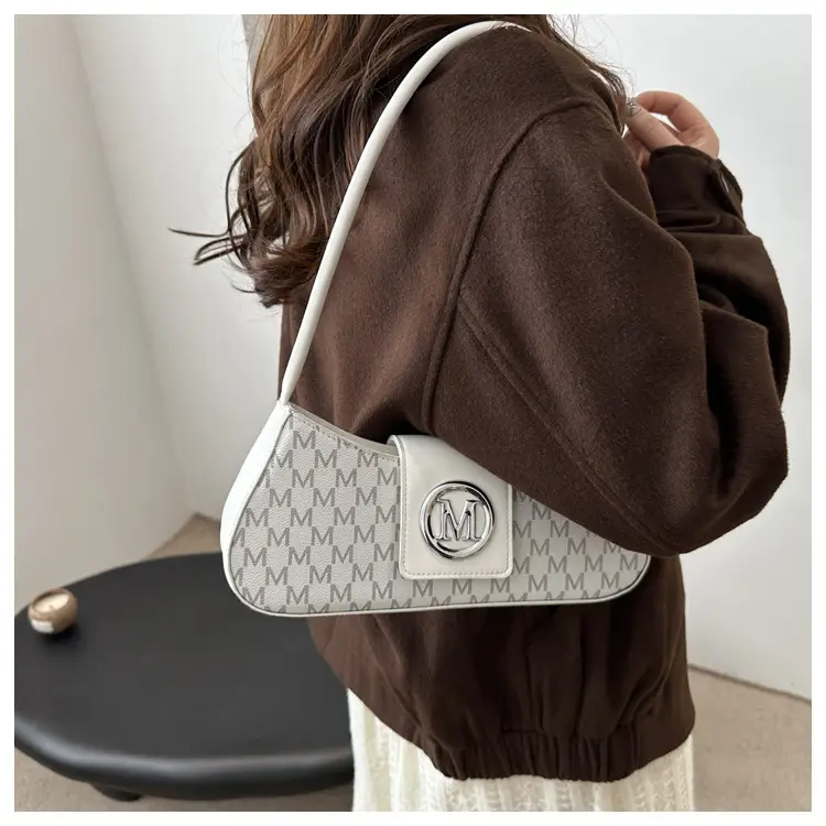 Korean Style Women's Letter Printed Shoulder Bag Brown — feature 18