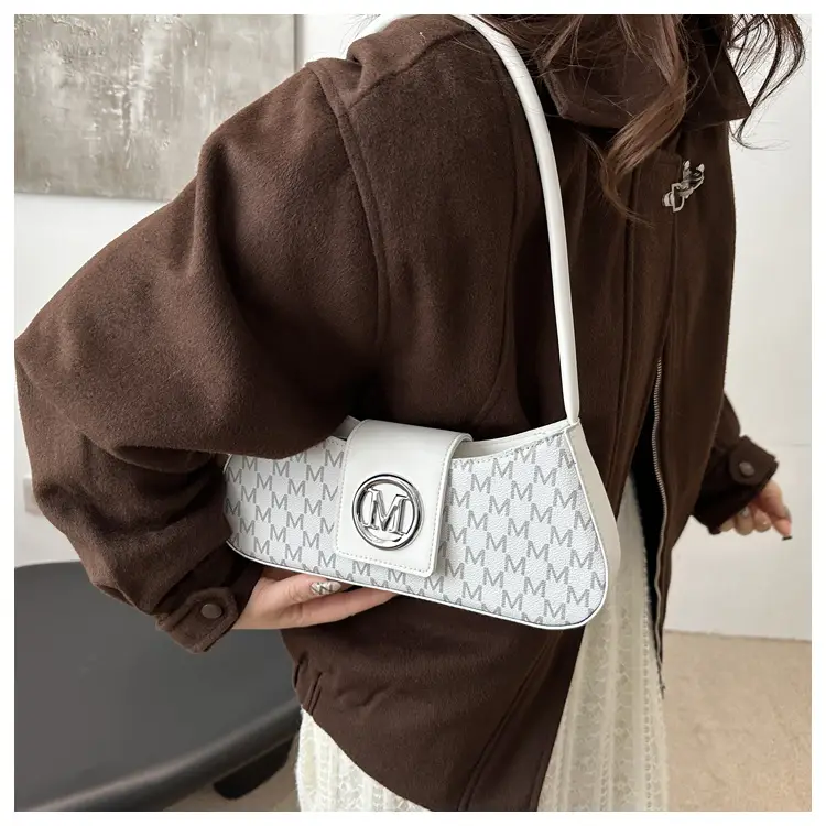 Korean Style Women's Letter Printed Shoulder Bag Brown — feature 21