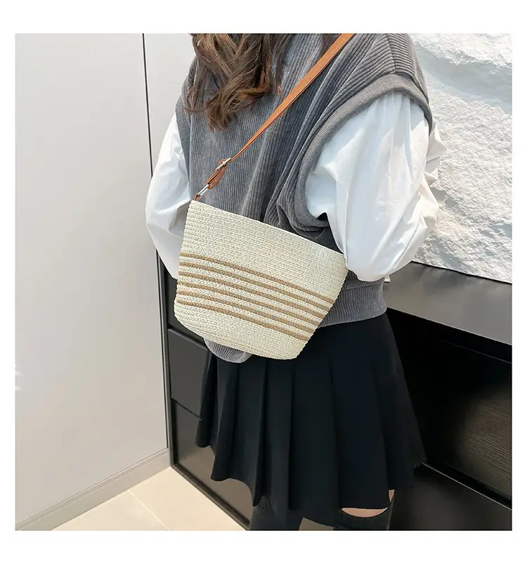 Fresh Textured Crossbody Bag for Women Spring 2025 — feature 10