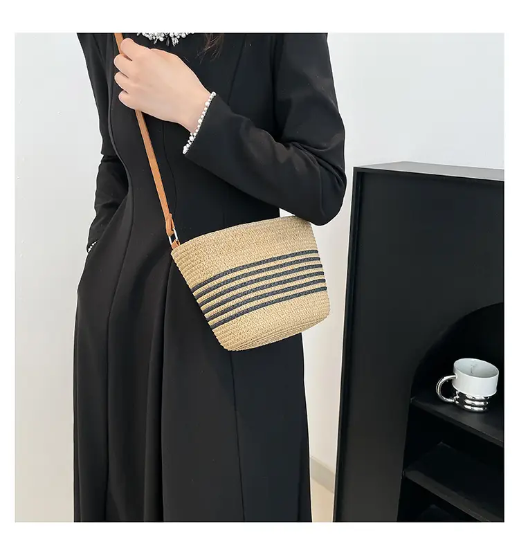 Fresh Textured Crossbody Bag for Women Spring 2025 — feature 13