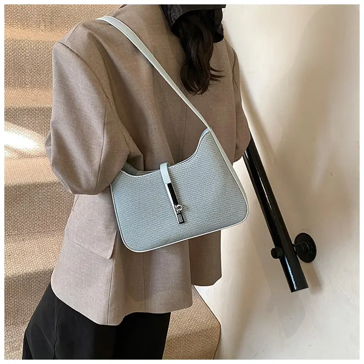 Black Textured Shoulder Bag with Chain Strap — feature 19