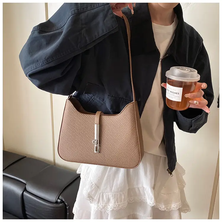 Black Textured Shoulder Bag with Chain Strap — feature 26