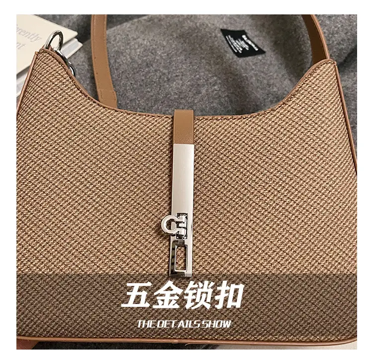 Black Textured Shoulder Bag with Chain Strap — feature 8