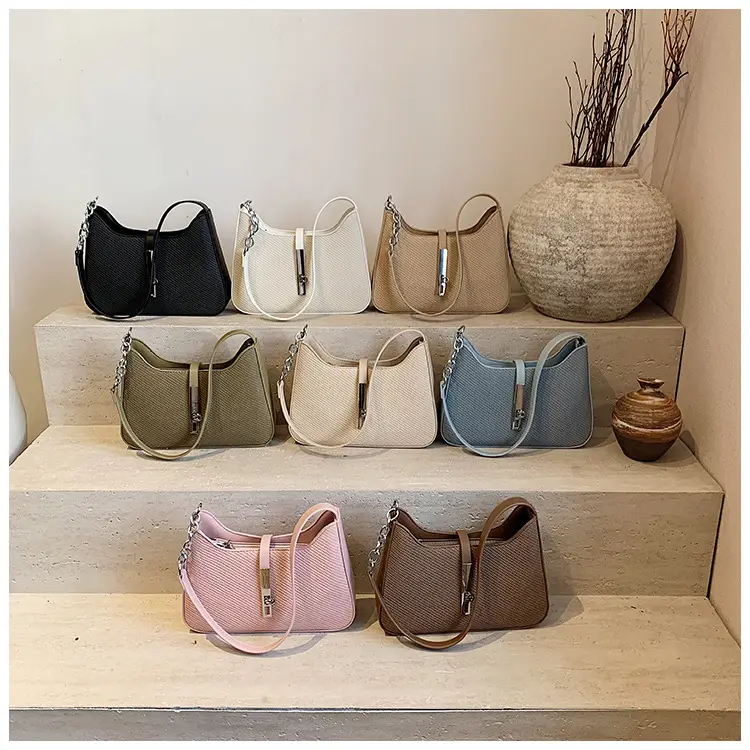 Black Textured Shoulder Bag with Chain Strap — feature 9