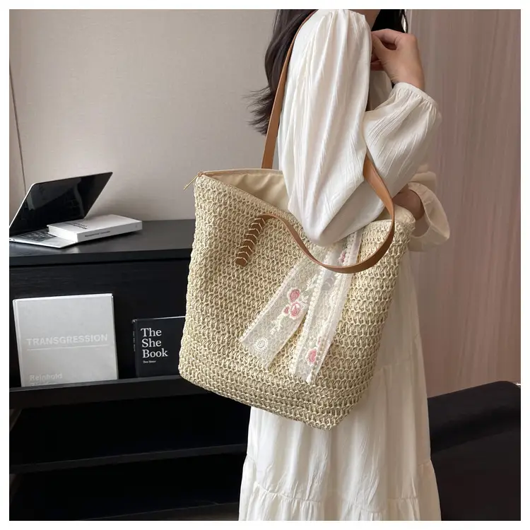 Women Straw Bag Large Capacity Shoulder Tote 2025 — feature 10