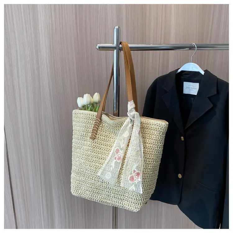 Women Straw Bag Large Capacity Shoulder Tote 2025 — feature 13