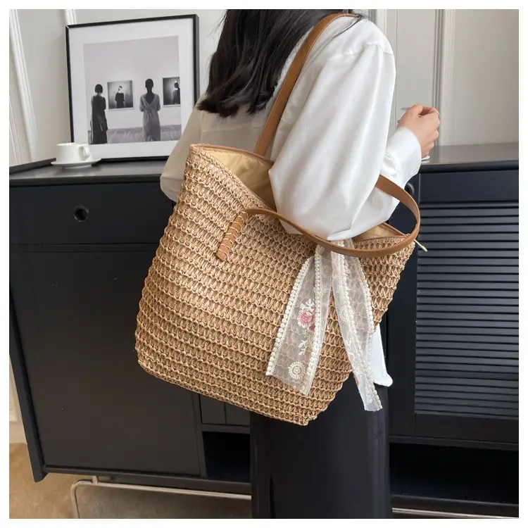 Women Straw Bag Large Capacity Shoulder Tote 2025 — feature 8