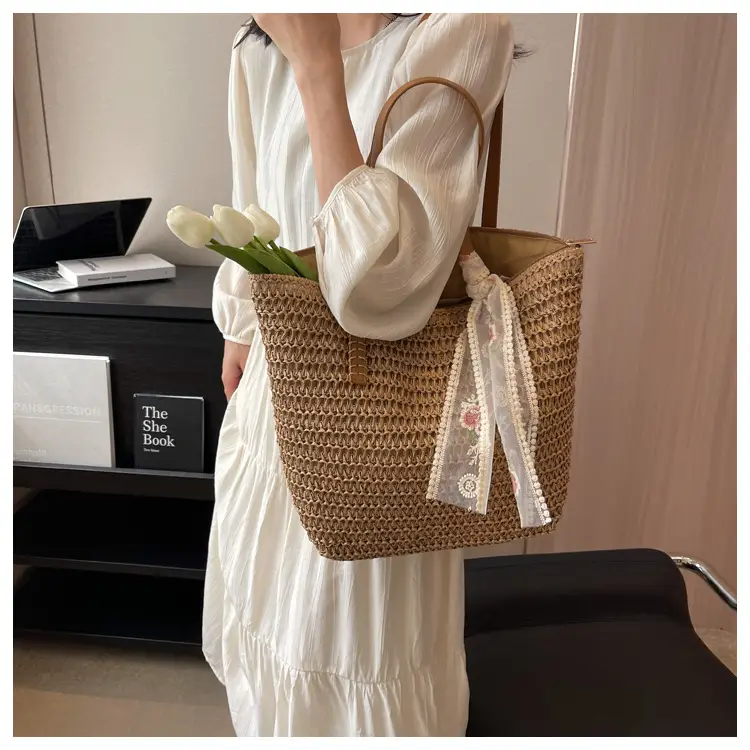 Women Straw Bag Large Capacity Shoulder Tote 2025 — feature 9
