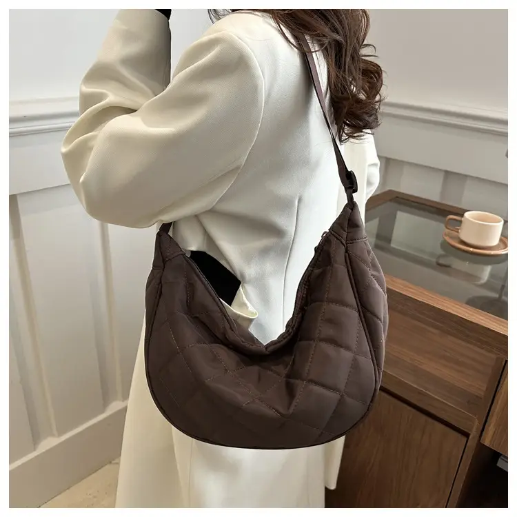 White Rhombic Quilted Shoulder Bag for Women — feature 11