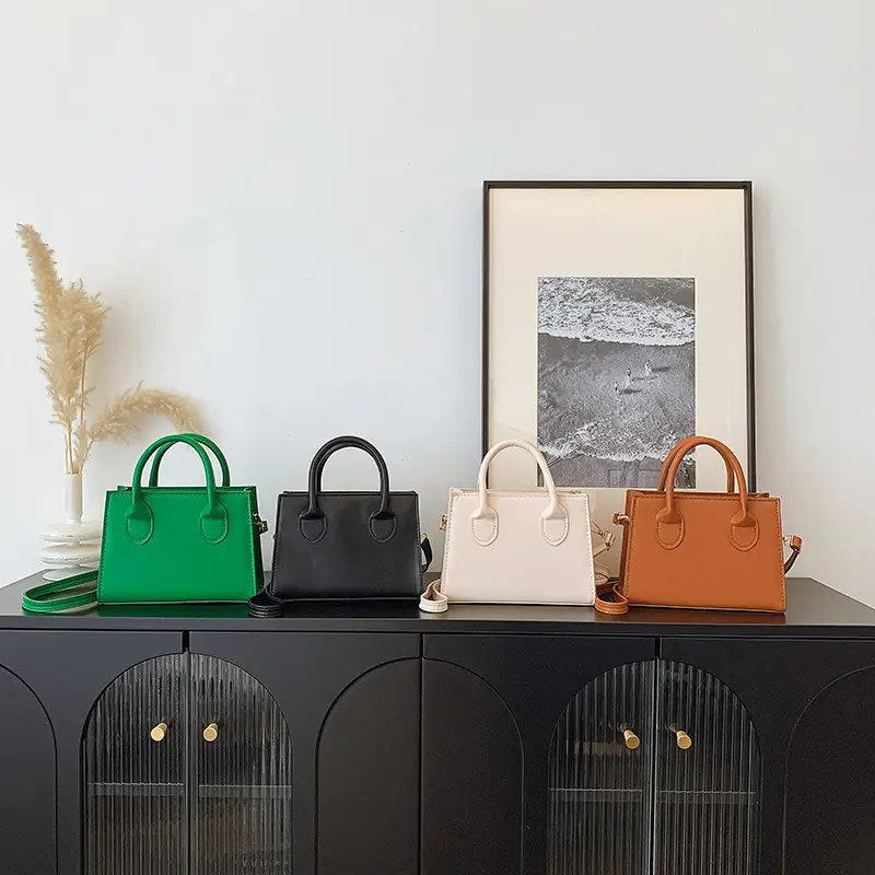 2025 Spring Crossbody Bag Retro Casual Fashion Portable Small Square Bag Women's Simple Popular Western Style Shoulder Bag