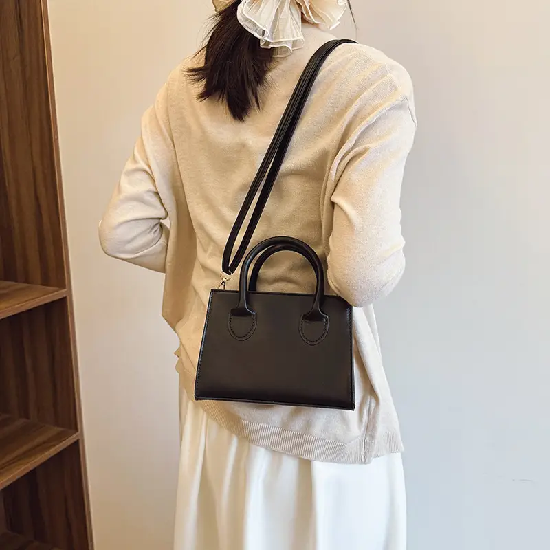 2025 Spring Crossbody Bag Retro Casual Fashion Portable Small Square Bag Women's Simple Popular Western Style Shoulder Bag