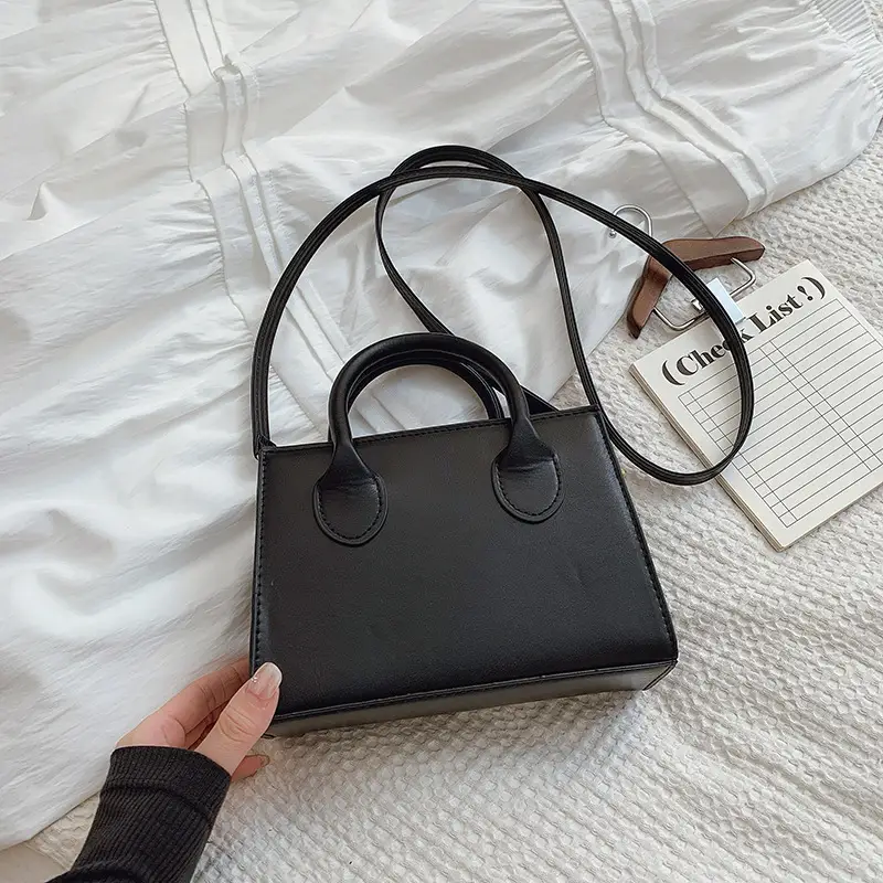 2025 Spring Crossbody Bag Retro Casual Fashion Portable Small Square Bag Women's Simple Popular Western Style Shoulder Bag