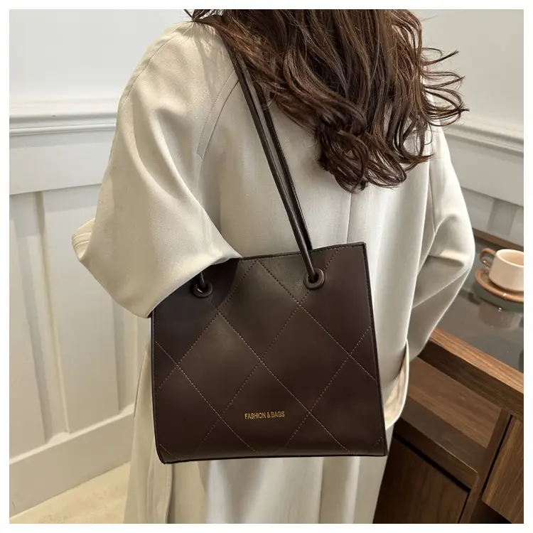 Women's Western Style Shoulder Bag Solid Color 2025 — feature 17