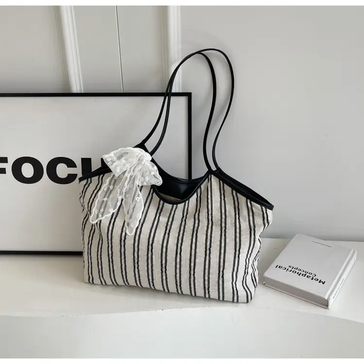 Striped Shoulder Bag for Women Spring 2025 — feature 15