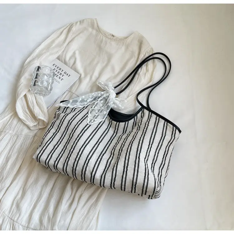 Striped Shoulder Bag for Women Spring 2025 — feature 17