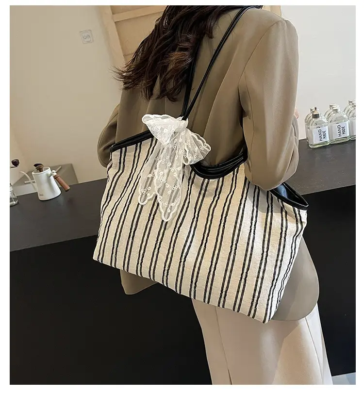 Striped Shoulder Bag for Women Spring 2025 — feature 2