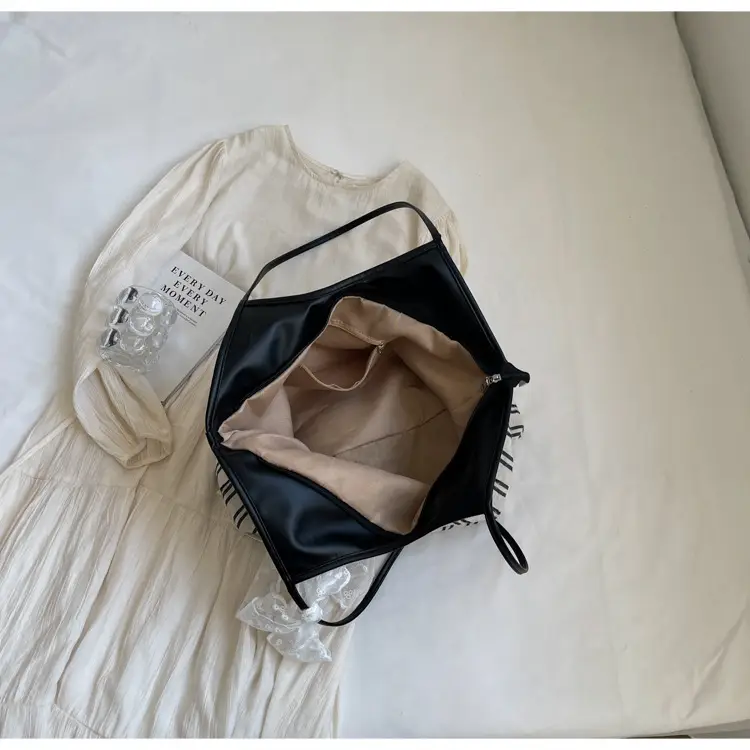 Striped Shoulder Bag for Women Spring 2025 — feature 20