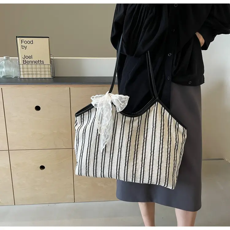 Striped Shoulder Bag for Women Spring 2025 — feature 34