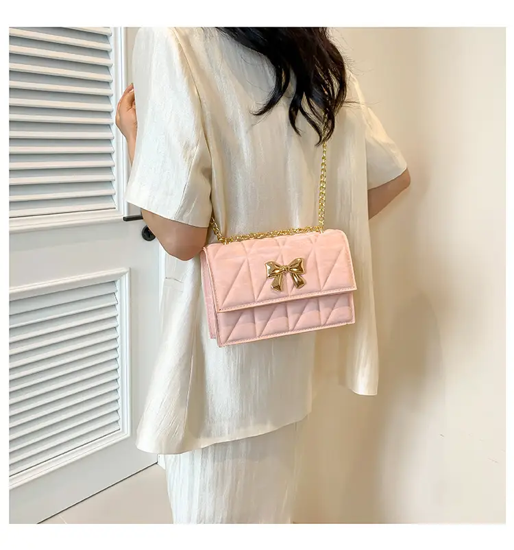 Women's Diamond Bow Chain Shoulder Bag White — feature 14