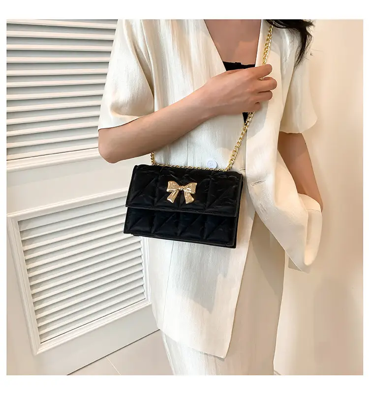 Women's Diamond Bow Chain Shoulder Bag White — feature 16