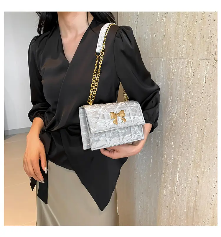 Women's Diamond Bow Chain Shoulder Bag White — feature 18