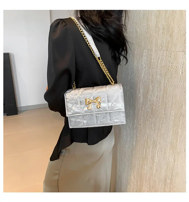 Women's Diamond Bow Chain Shoulder Bag White — feature 19