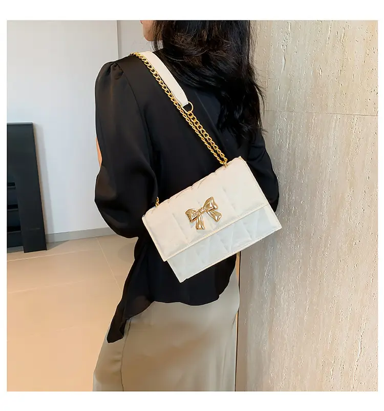Women's Diamond Bow Chain Shoulder Bag White — feature 20