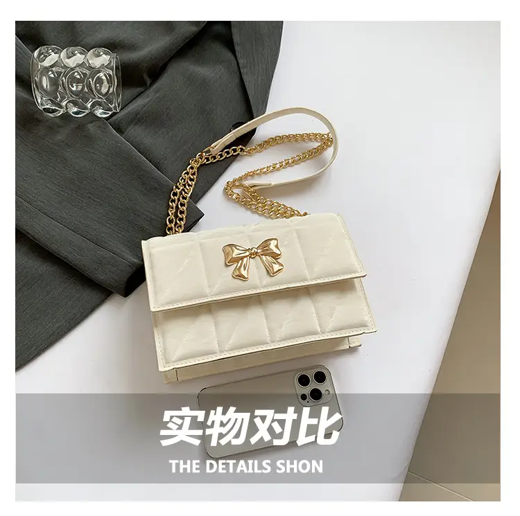 Women's Diamond Bow Chain Shoulder Bag White — feature 6