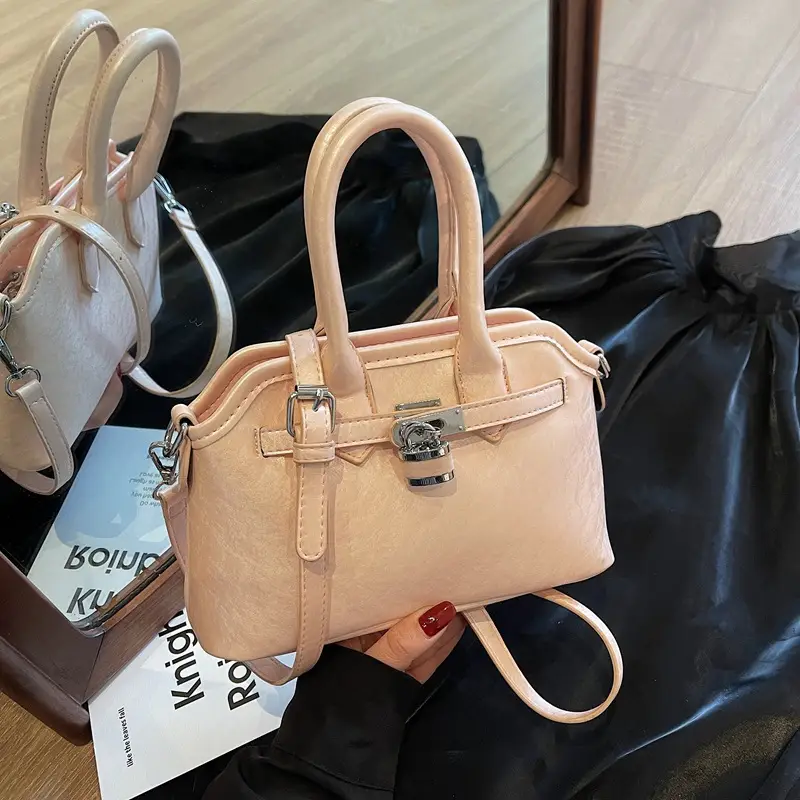 White Retro Shell Shoulder Bag for Women