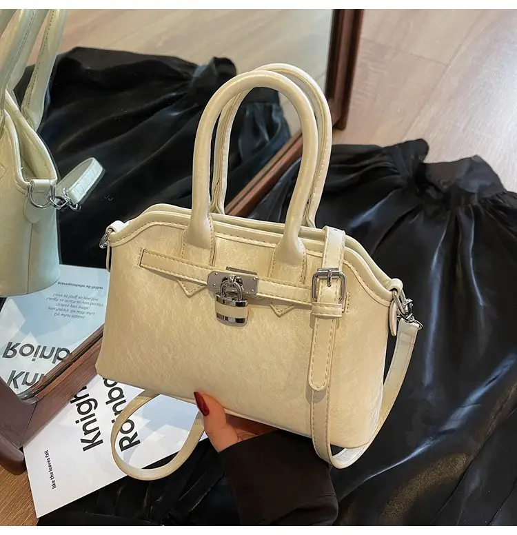 White Retro Shell Shoulder Bag for Women — feature 17