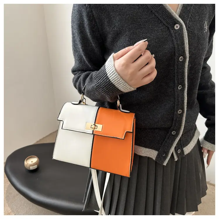 Contrast Gold Button Kelly Bag 2025 New — feature 12