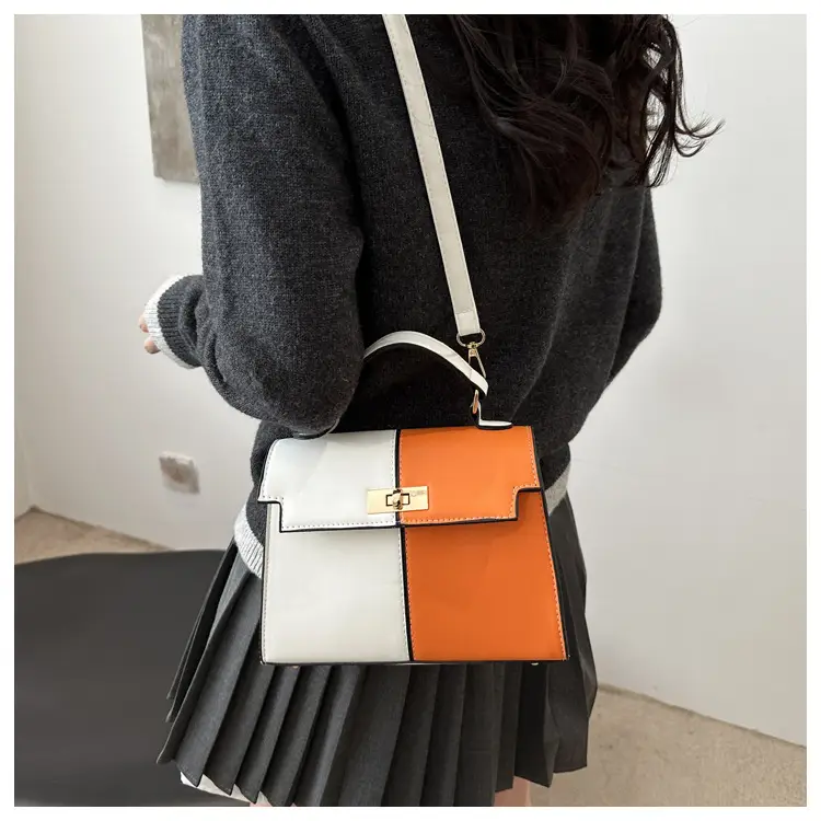Contrast Gold Button Kelly Bag 2025 New — feature 13