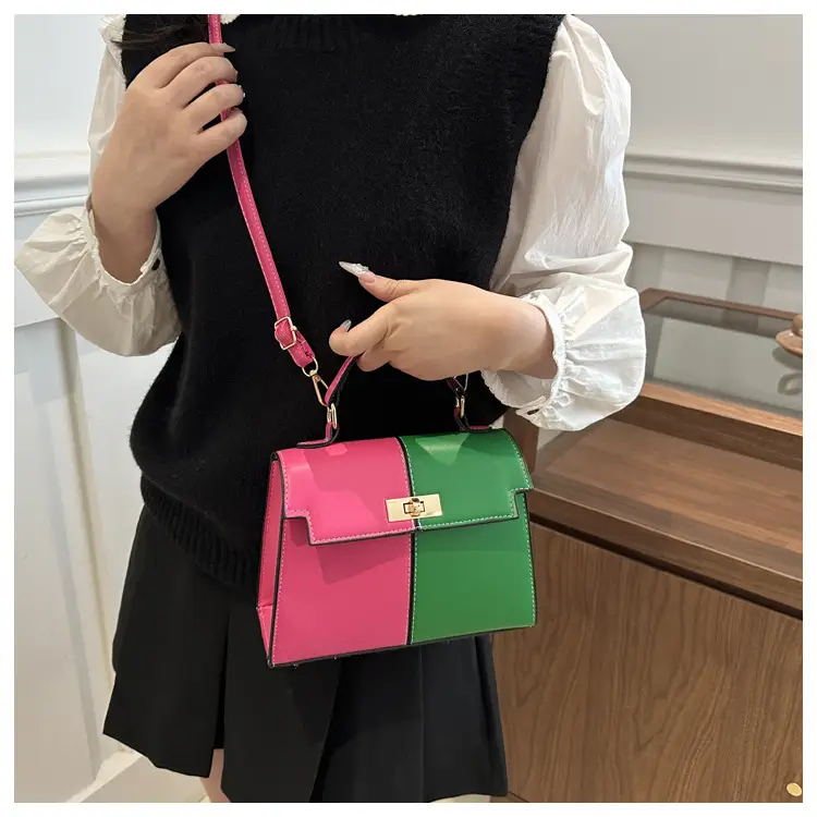 Contrast Gold Button Kelly Bag 2025 New — feature 16