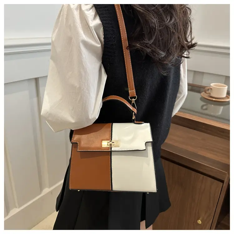 Contrast Gold Button Kelly Bag 2025 New — feature 19