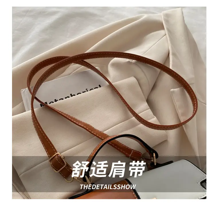 Contrast Gold Button Kelly Bag 2025 New — feature 4