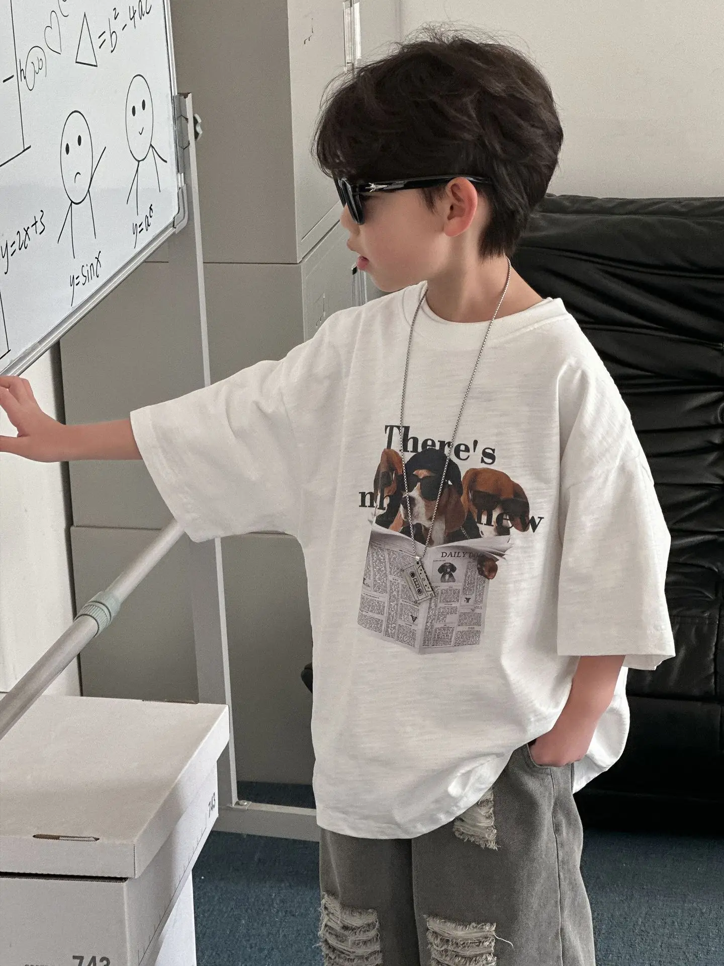 Boy Cotton Graphic T-Shirt White Medium Summer Wear — feature 10