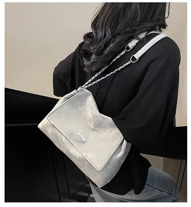 Korean Style Silver Chain Shoulder Bag for Women — feature 4