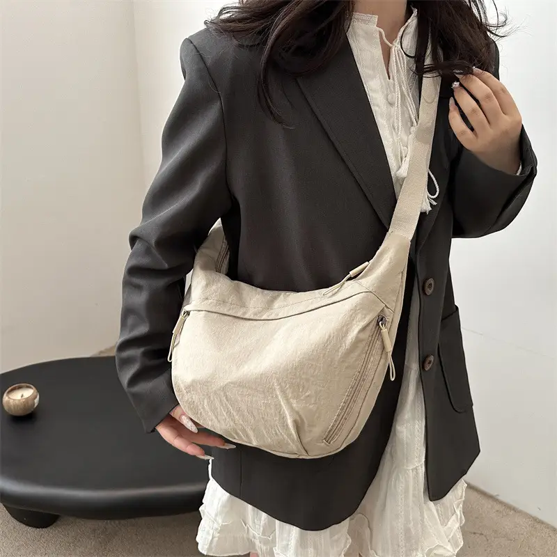 Pink Nylon Shoulder Bag for Women, 2025 New Style, Large Capacity, Lightweight, Artistic Design - Image 8