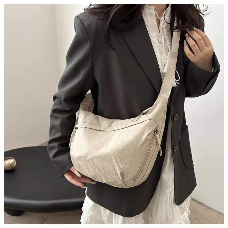 Pink Nylon Shoulder Bag for Women, 2025 New Style, Large Capacity, Lightweight, Artistic Design — feature 12