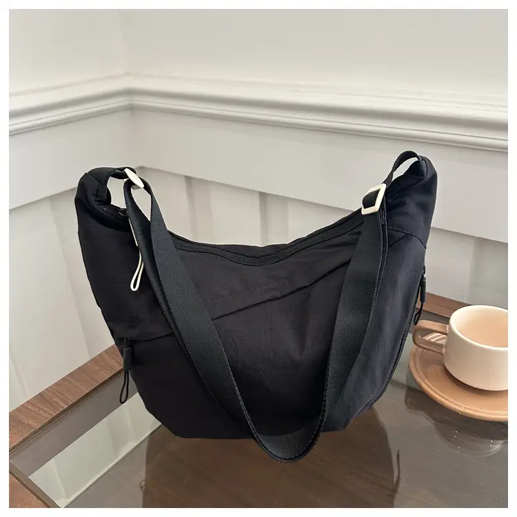 Pink Nylon Shoulder Bag for Women, 2025 New Style, Large Capacity, Lightweight, Artistic Design — feature 31